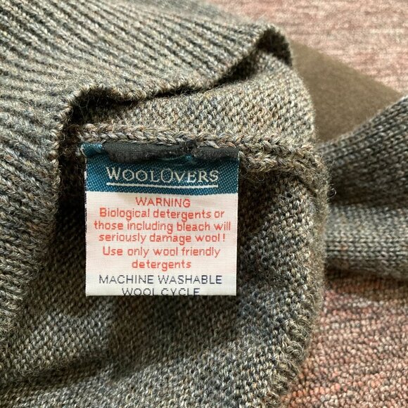 WoolOvers Men's Small Grey Wool Sweater V Neck Jumper With Leather Suede Patches - Picture 5 of 9